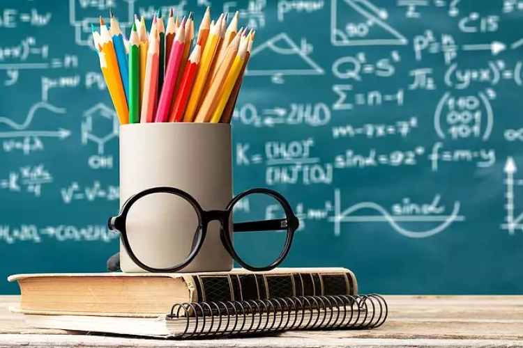 10 százalékkal emelkedik a tanítók, a tanárok és az óvónők bére